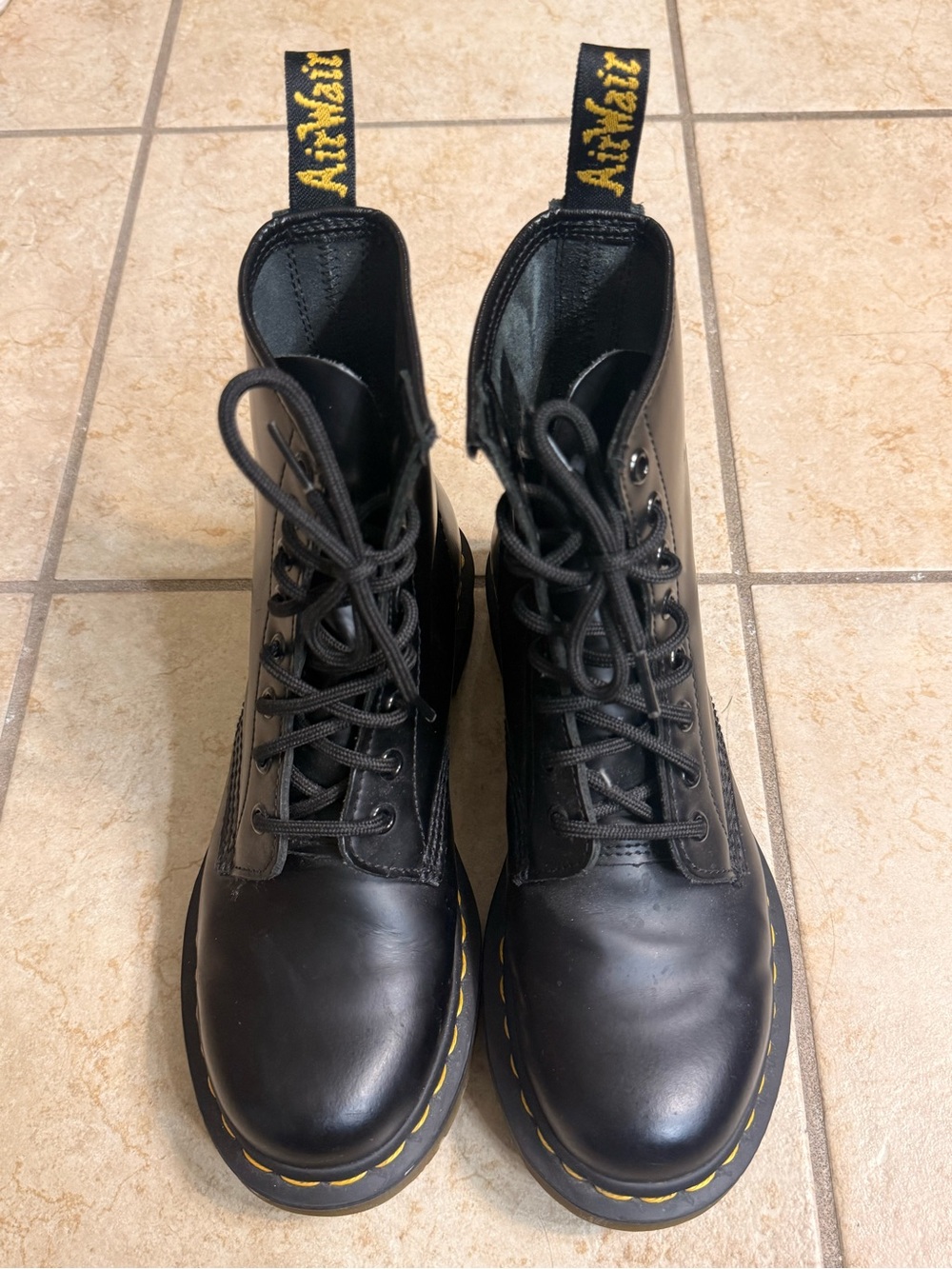 Dr. Doc Martens 1460 Black Smooth Leather 8-Eye Combat Boots Women’s 7.